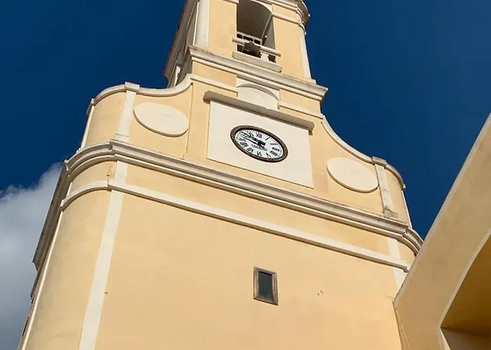 Vakantiehuis Altamarea - Luce, Spazi Ampi E Comfort Al Centro Del Paese